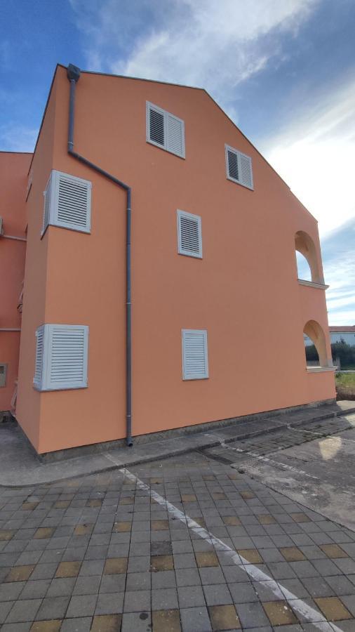 Apartments Mediterranean Sundance Водице Екстериор снимка