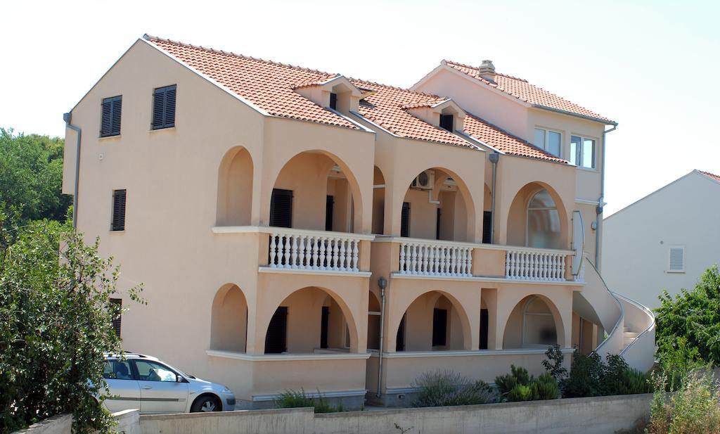Apartments Mediterranean Sundance Водице Екстериор снимка